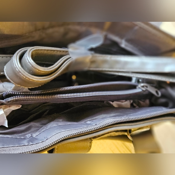 New pewter color purse - Picture 3 of 7